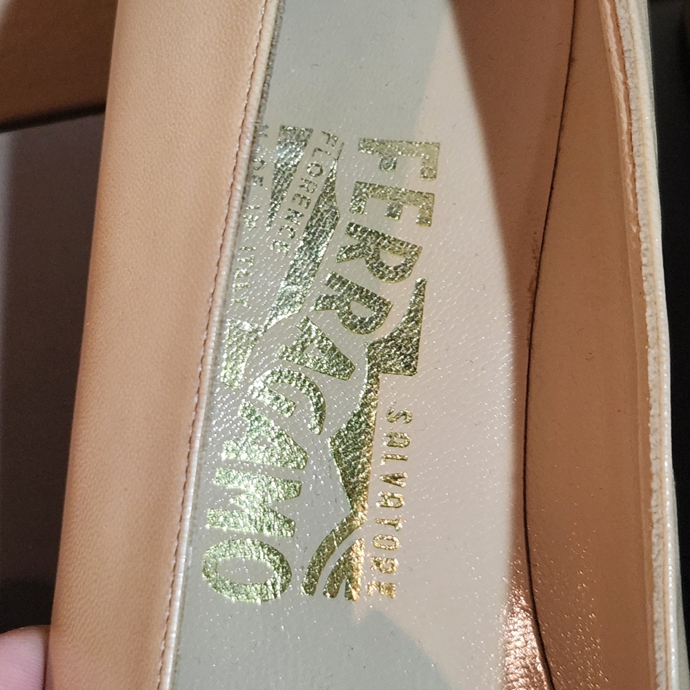 COPY - Ferragamo Two tone pump - Picture 5 of 6